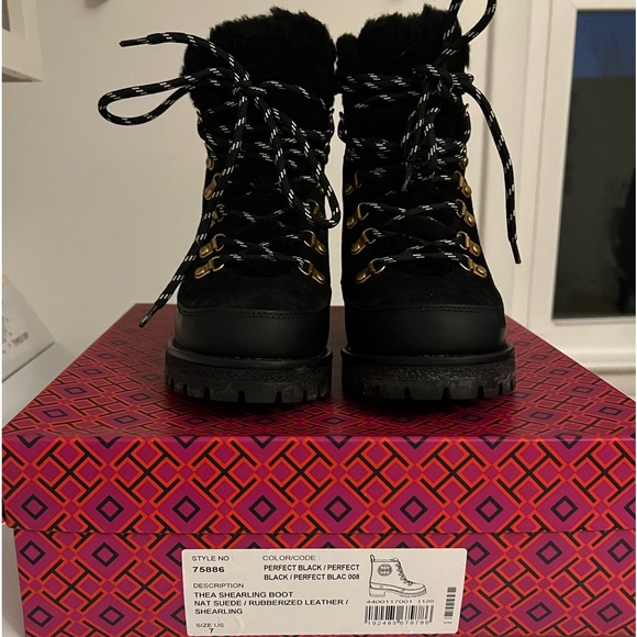NWT Tory Burch Thea Lug Sole Boots in Original Box Size 7 - Picture 9 of 12